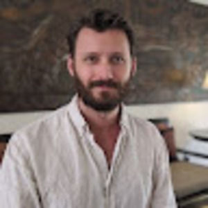 Meet your Posher, Akos